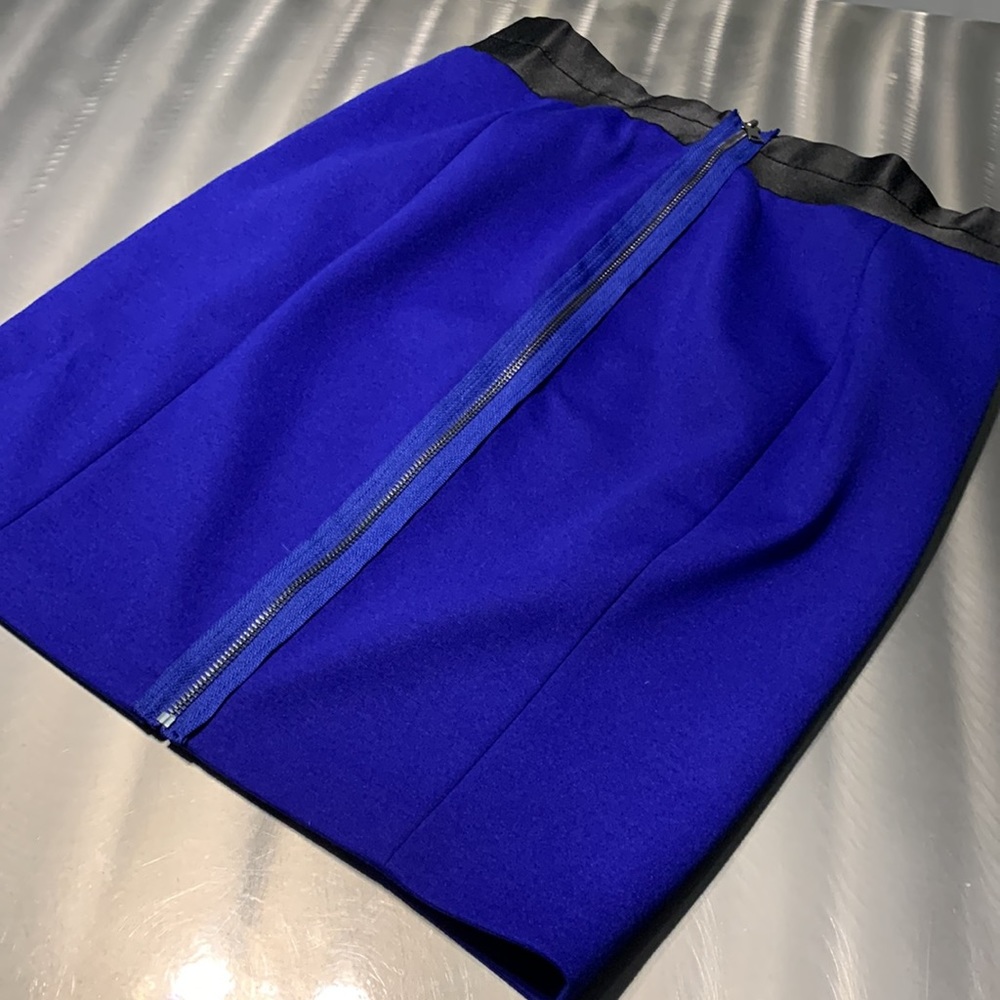 T Tahari Royal Blue Ponte Knit Side Zip Skirt Size 4